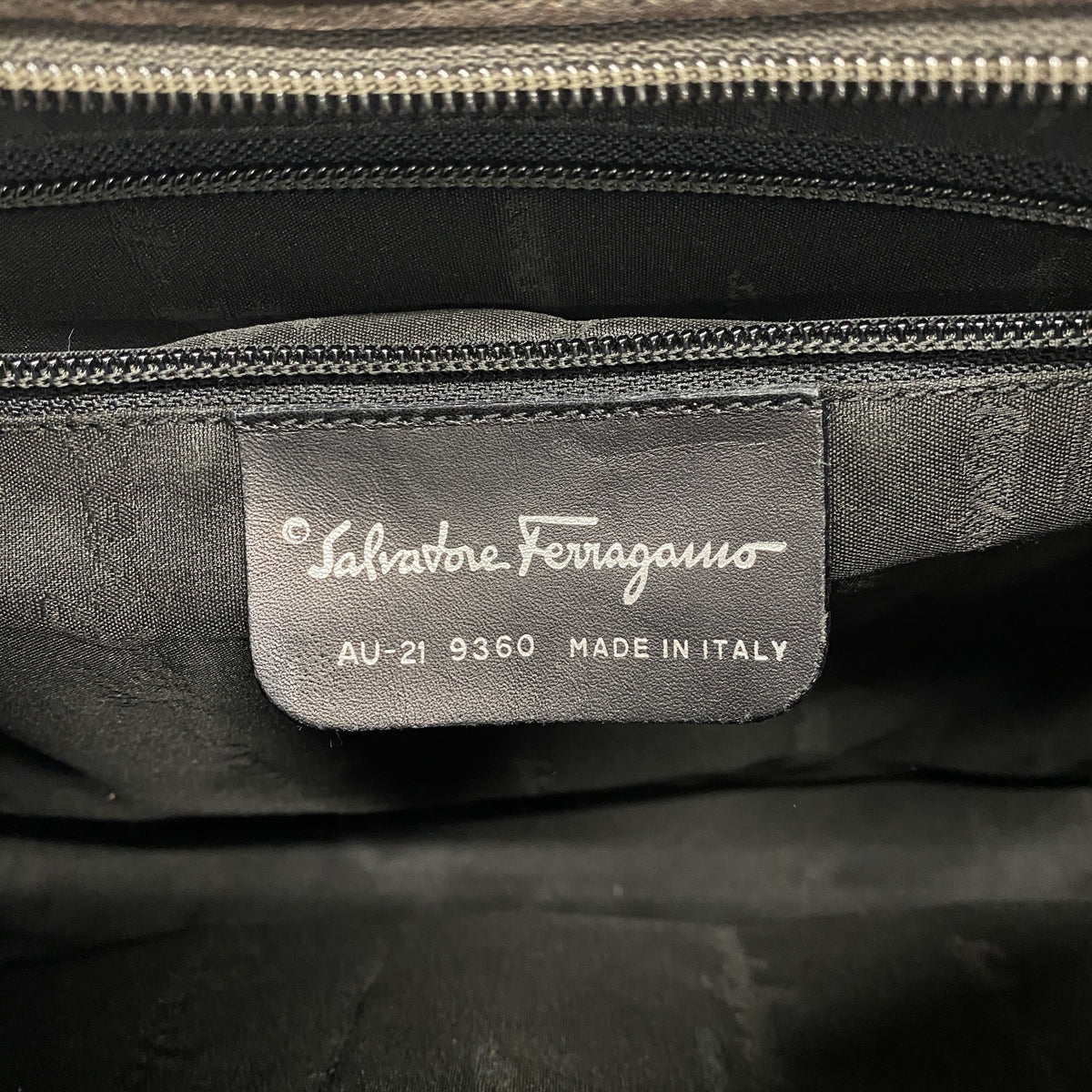 【6he5307】サルヴァトーレフェラガモ ショルダーバッグ ナイロン ダークブラウン シルバー金具【中古】レディース