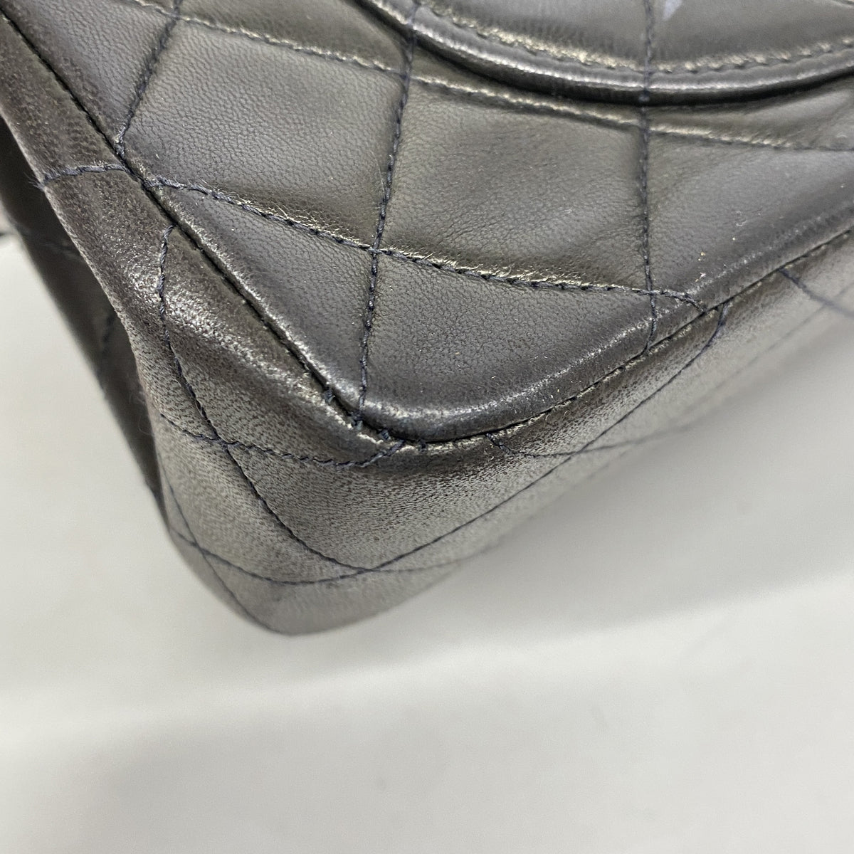 【6he5308】シャネル ショルダーバッグ マトラッセ Wフラップ Wチェーン ラムスキン ブラック ゴールド金具【中古】レディース