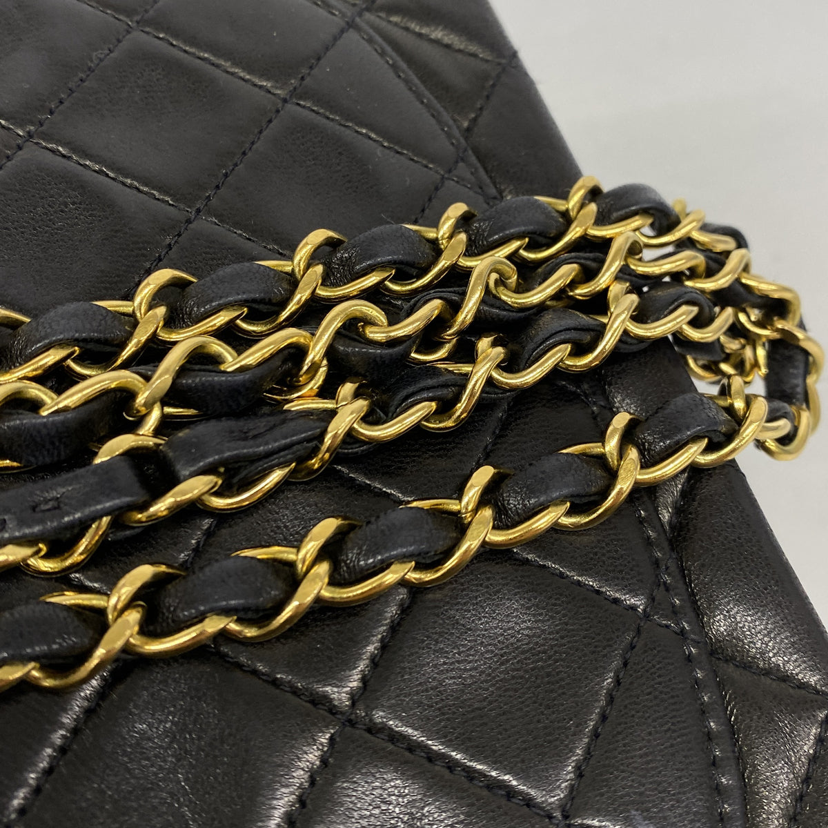 【6he5308】シャネル ショルダーバッグ マトラッセ Wフラップ Wチェーン ラムスキン ブラック ゴールド金具【中古】レディース