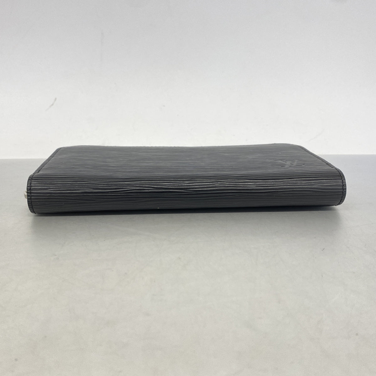 【6he5313】ルイヴィトン 長財布 エピ ジッピーウォレット M61857 ノワール【中古】メンズ レディース ユニセックス