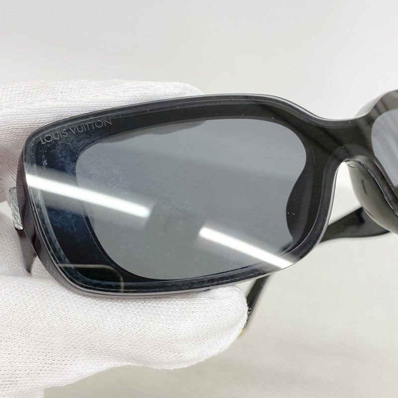 【6he5325】ルイヴィトン サングラス LV スクリプトロウレクタングル Z3165U ブラック【中古】レディース
