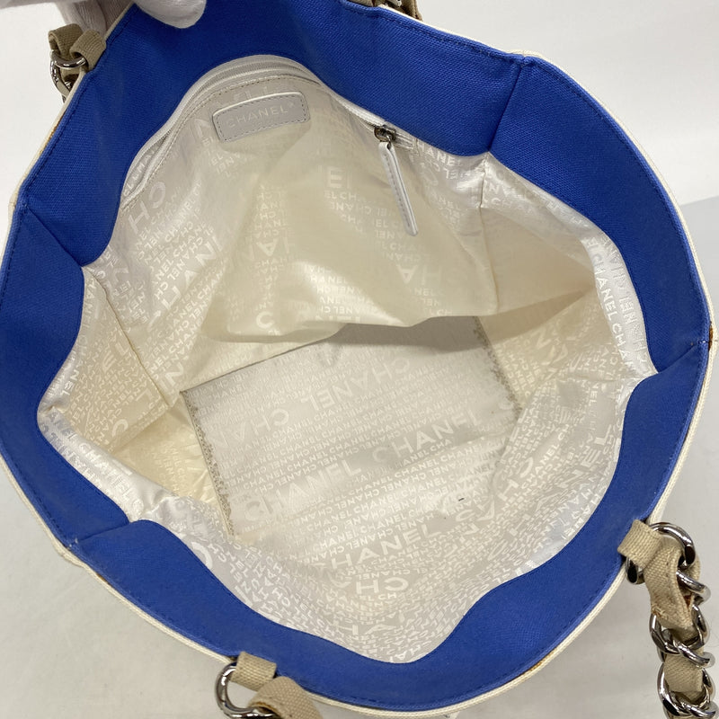 【6he5329-k】シャネル チェーントート No.5 キャンバス ホワイト マルチカラー シルバー金具【中古】レディース