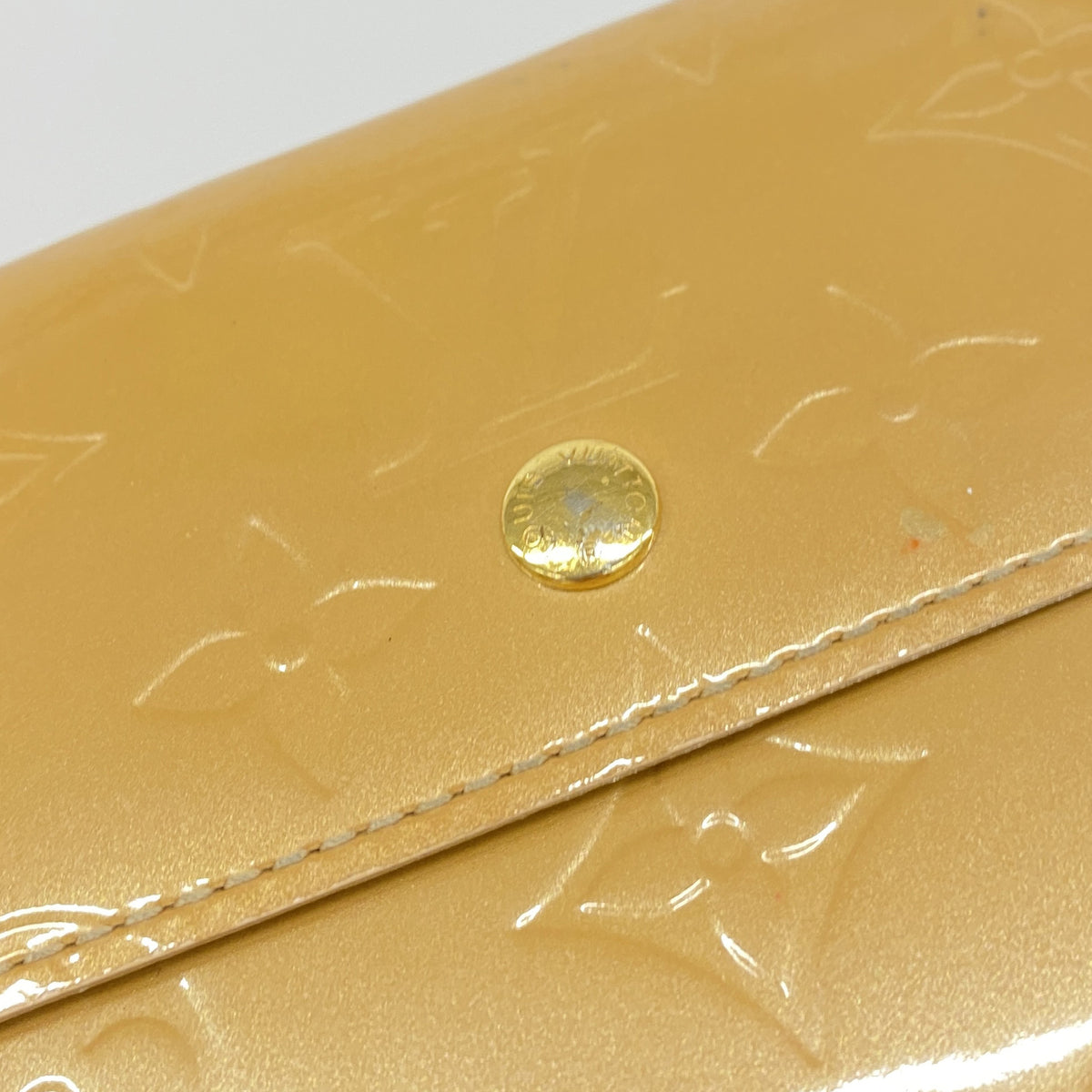 【6he5334-k】ルイヴィトン 三つ折り財布 ヴェルニ ポルトモネビエカルトクレディ M91349 ノワゼット【中古】レディース
