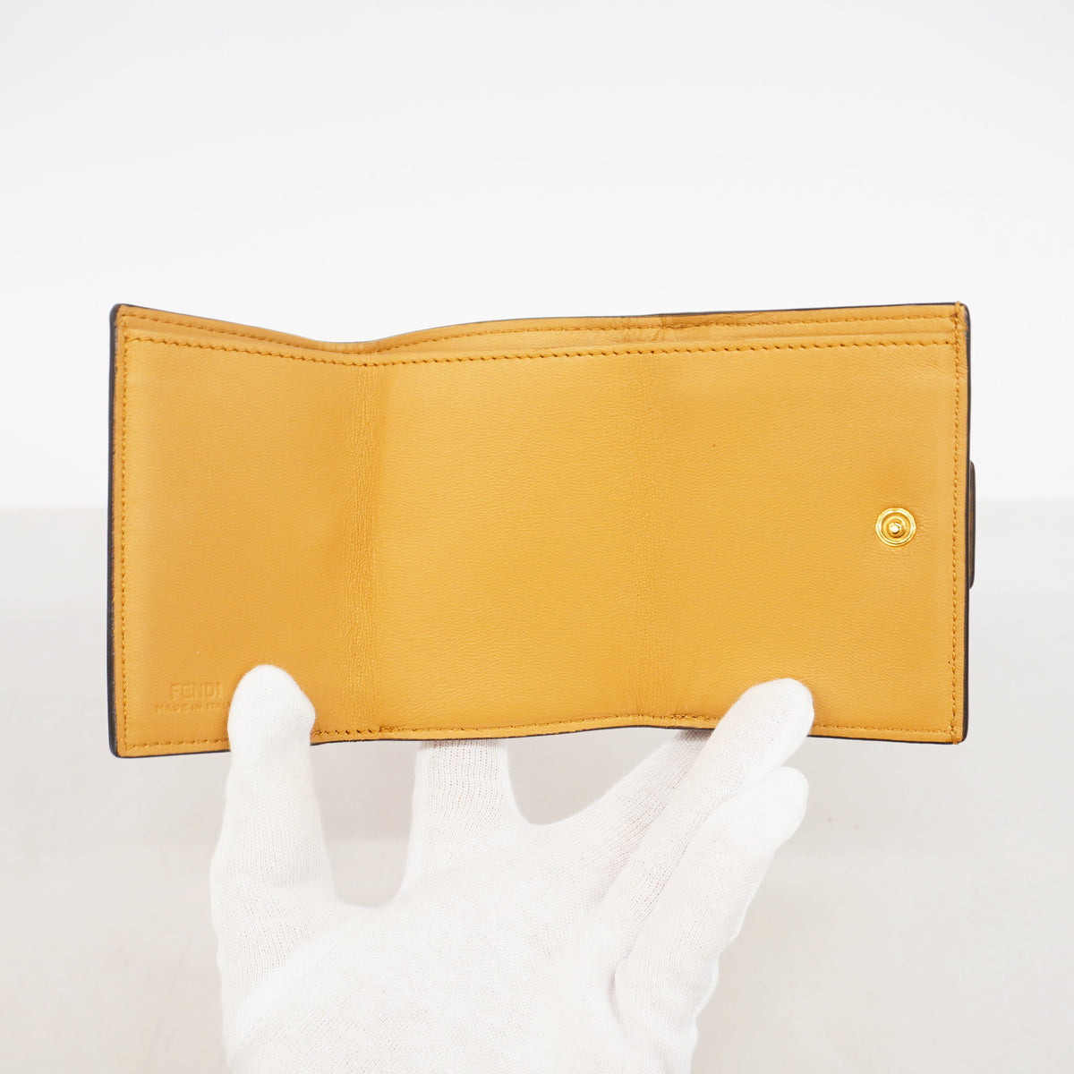 【6he5429】フェンディ 三つ折り財布 レザー ブラウン ゴールド金具【中古】レディース