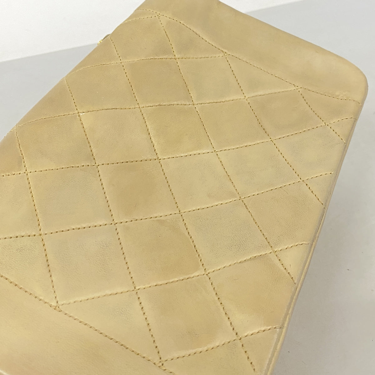 【6he5445】シャネル ショルダーバッグ ダイアナ チェーンショルダー ラムスキン ベージュ ゴールド金具【中古】レディース