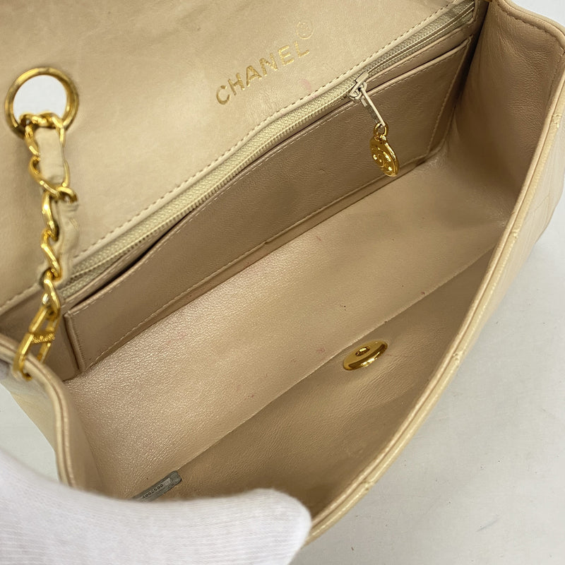 【6he5445】シャネル ショルダーバッグ ダイアナ チェーンショルダー ラムスキン ベージュ ゴールド金具【中古】レディース