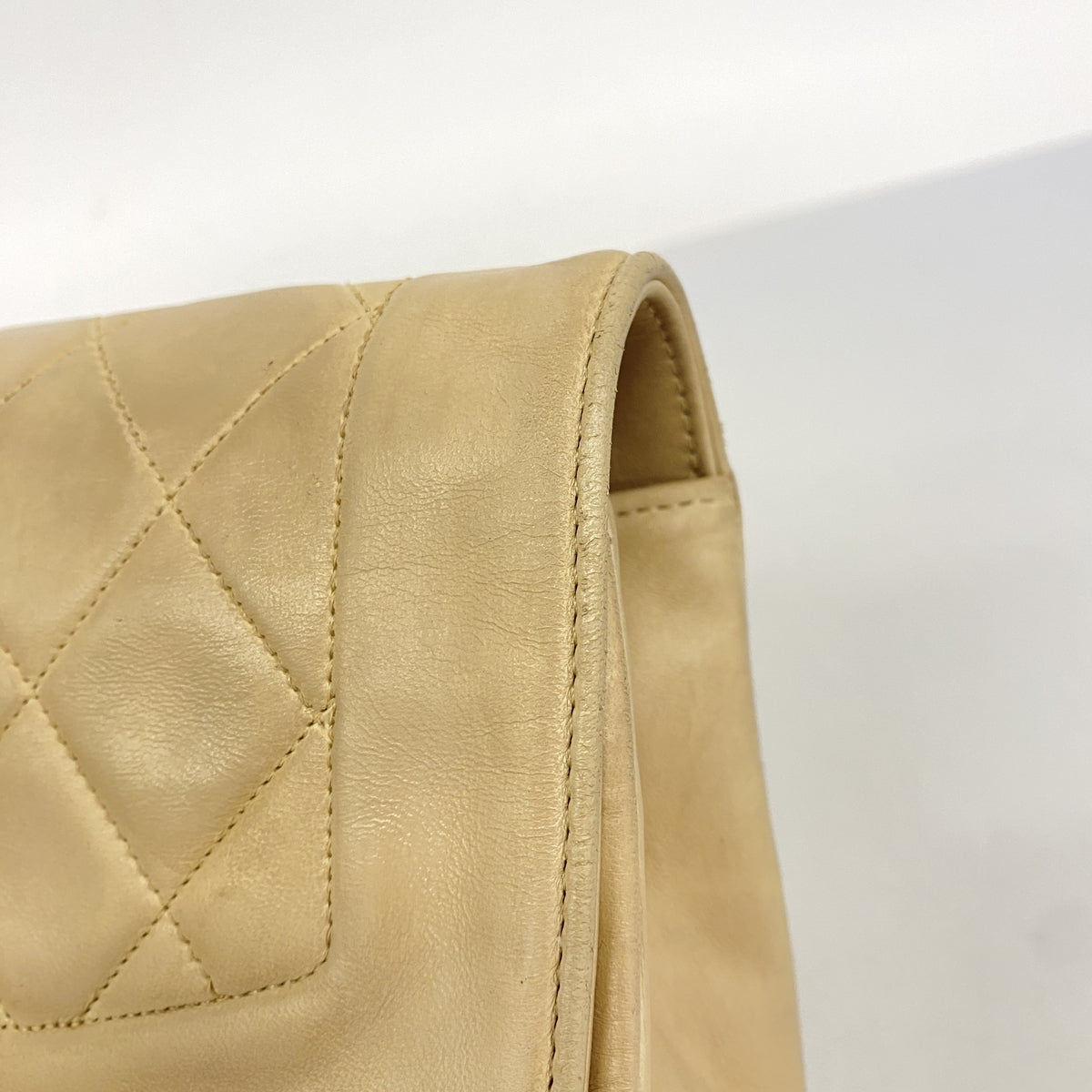 【6he5445】シャネル ショルダーバッグ ダイアナ チェーンショルダー ラムスキン ベージュ ゴールド金具【中古】レディース
