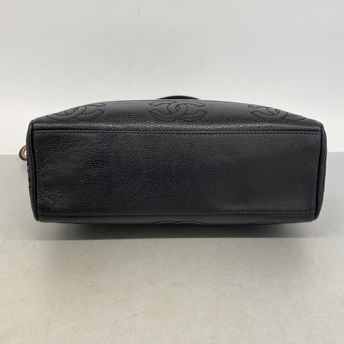 【6he5446】シャネル ショルダーバッグ トリプルココ キャビアスキン ブラック ゴールド金具【中古】レディース