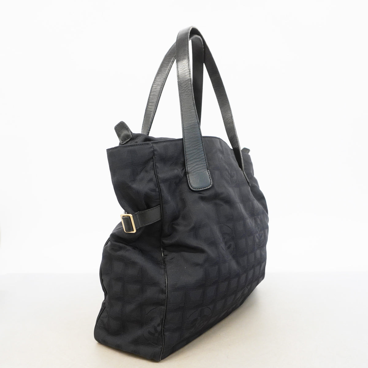 【6he5456】シャネル トートバッグ ニュートラベル ナイロン ブラック シャンパンゴールド金具【中古】レディース