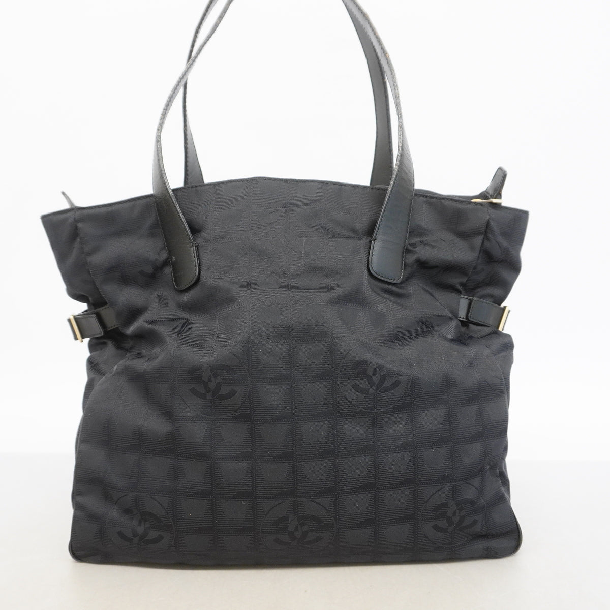 【6he5456】シャネル トートバッグ ニュートラベル ナイロン ブラック シャンパンゴールド金具【中古】レディース