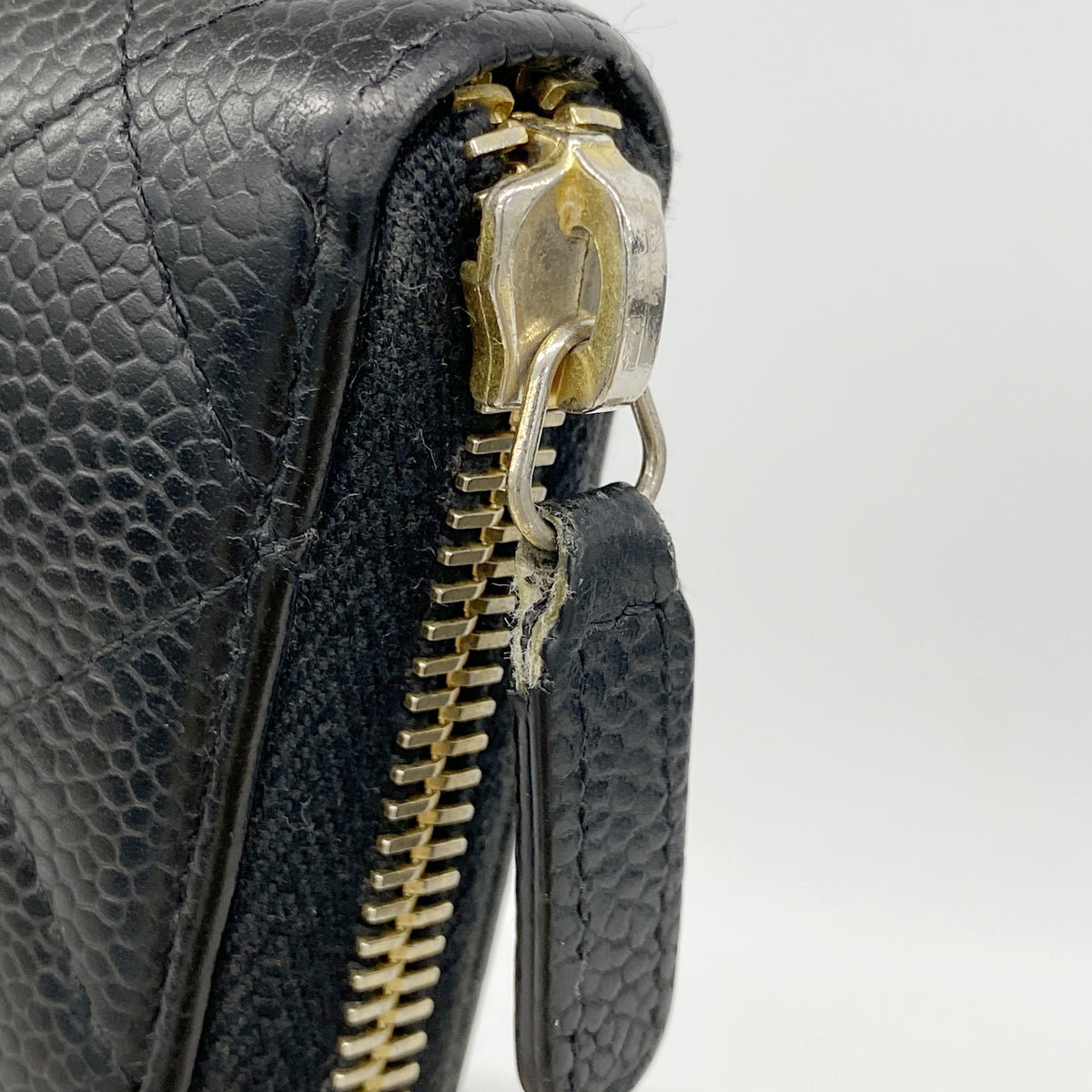 【6he5481】シャネル 長財布 マトラッセ キャビアスキン ブラック ゴールド金具【中古】レディース