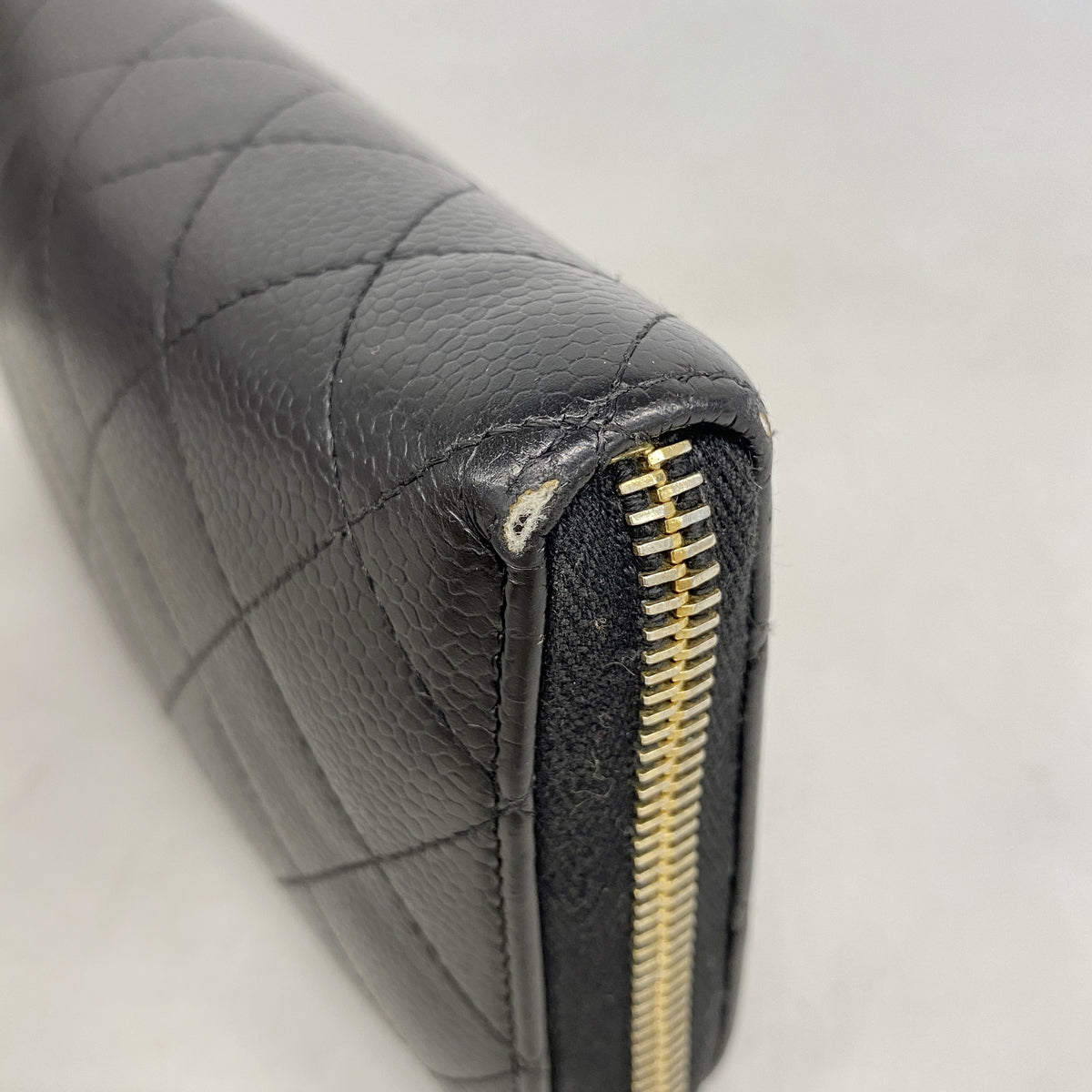【6he5481】シャネル 長財布 マトラッセ キャビアスキン ブラック ゴールド金具【中古】レディース