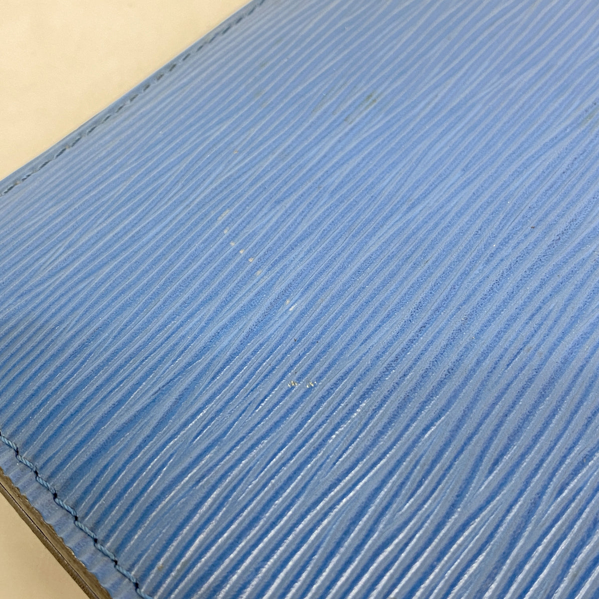 【6he5483】ルイヴィトン ポーチ エピ ポシェットアクセソワール M52945 トレドブルー【中古】レディース