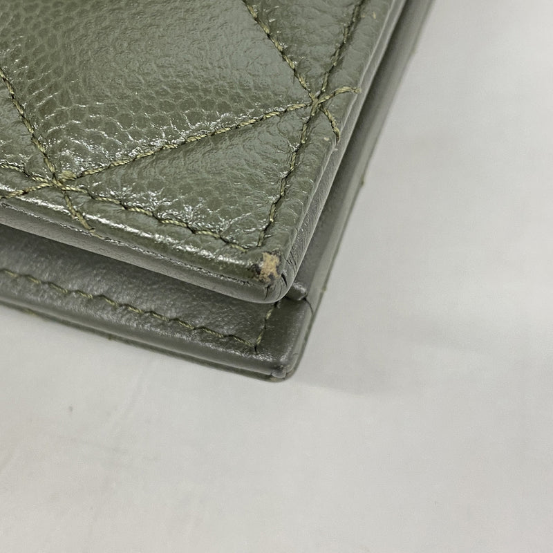 【6he5488】シャネル 財布 マトラッセ キャビアスキン カーキ ゴールド金具【中古】レディース