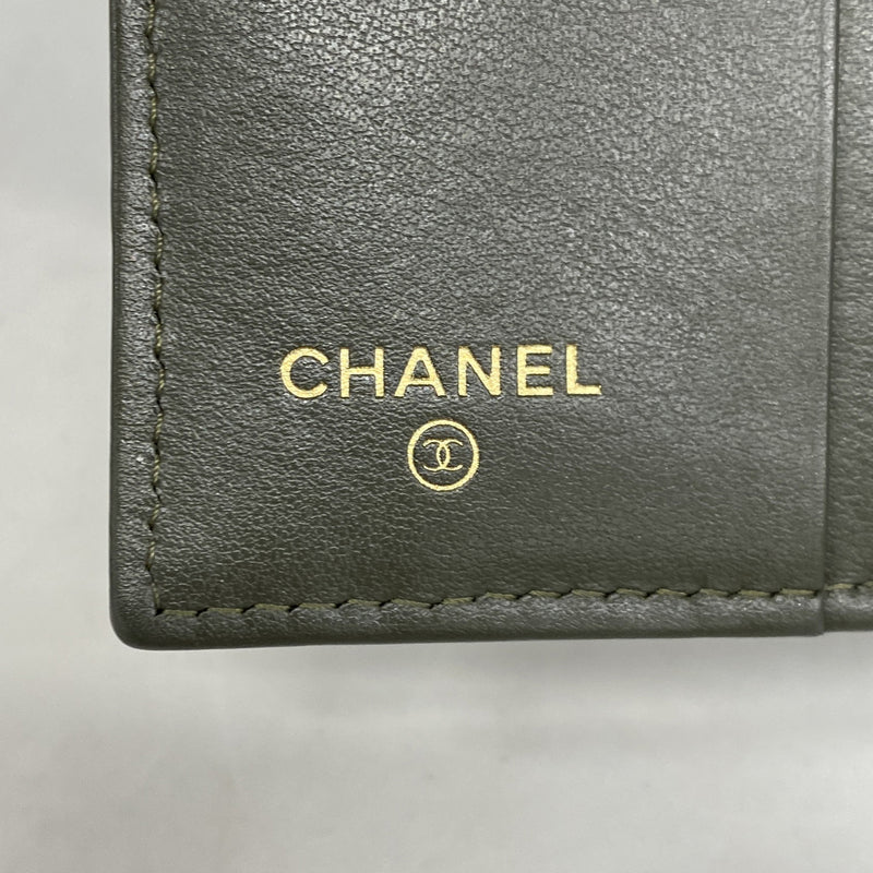 【6he5488】シャネル 財布 マトラッセ キャビアスキン カーキ ゴールド金具【中古】レディース
