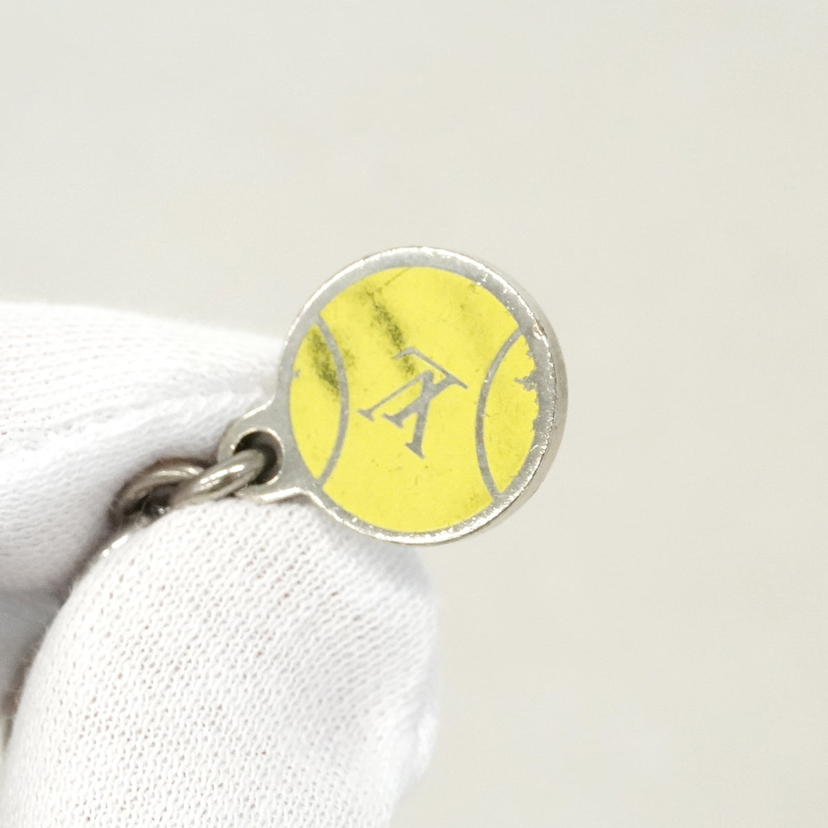 【6he5505】ルイヴィトン キーホルダー・チャーム ビジューサックLVドッグ M00747 ホワイト【中古】メンズ レディース ユニセックス