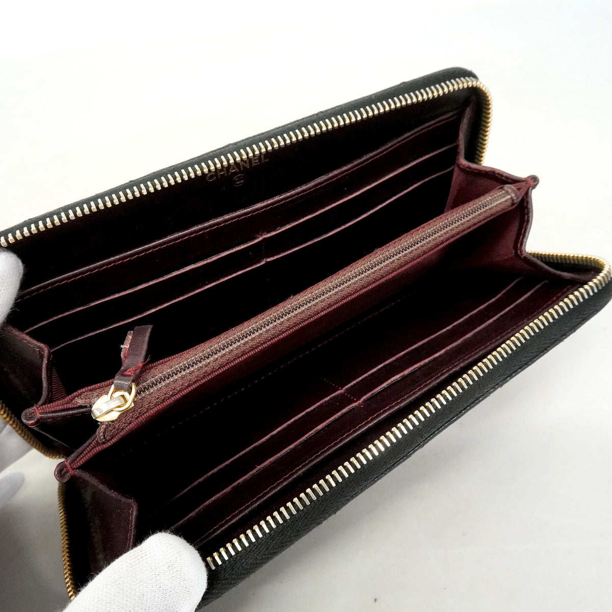 【6he5506】シャネル 長財布 マトラッセ キャビアスキン ブラック ゴールド金具【中古】レディース