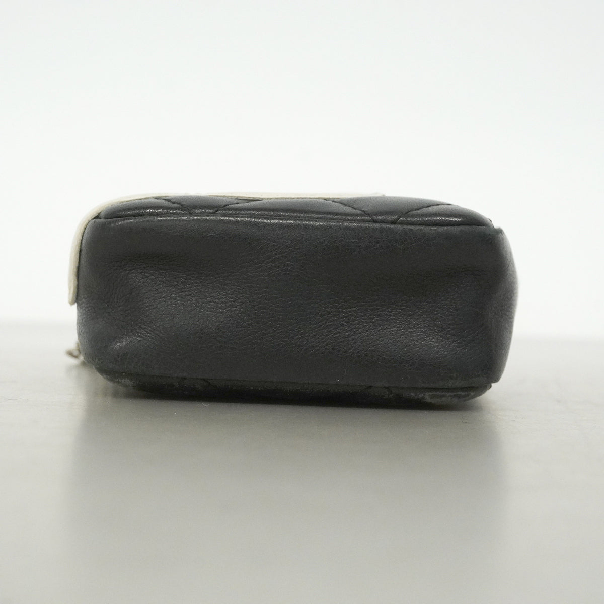 【6he5510】シャネル シガレットケース カンボン ラムスキン ブラック ホワイト シルバー金具【中古】レディース