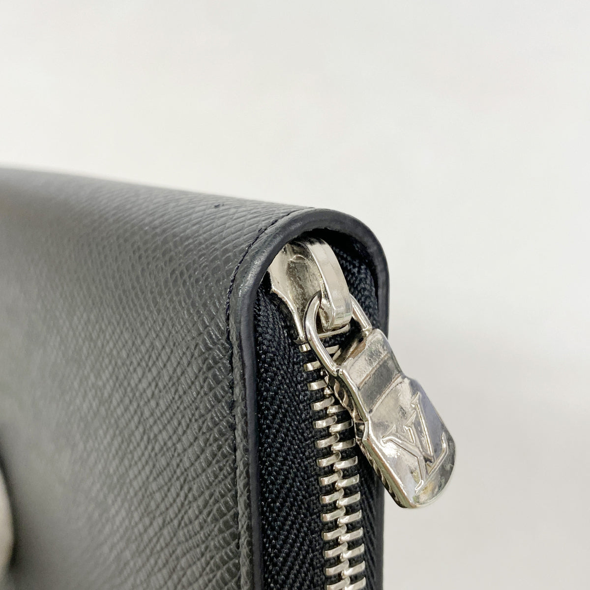 【6he5524】ルイヴィトン 長財布 タイガ ジッピーオーガナイザーNM M30056 アルドワーズ【中古】メンズ