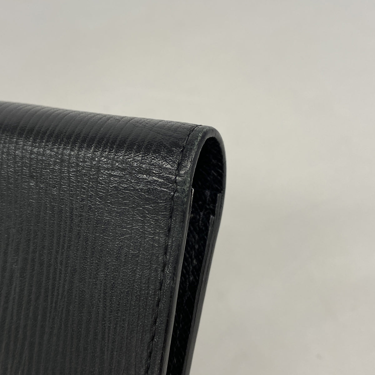 【6he5533】ルイヴィトン 長財布 エピ ポルトフォイユプラザ M60622 ノワール【中古】メンズ