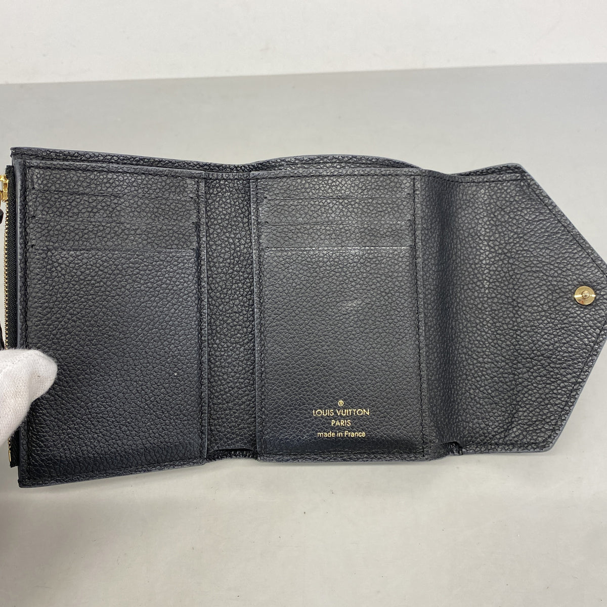 【6he5534】ルイヴィトン 三つ折り財布 モノグラム・アンプラント ポルトフォイユヴィクトリーヌ M64060 ノワール【中古】レディース
