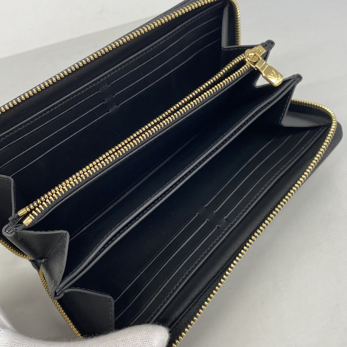 【6he5555】ルイヴィトン 長財布 モノグラムエンボス ジッピーウォレット M81510 ノワール【中古】レディース