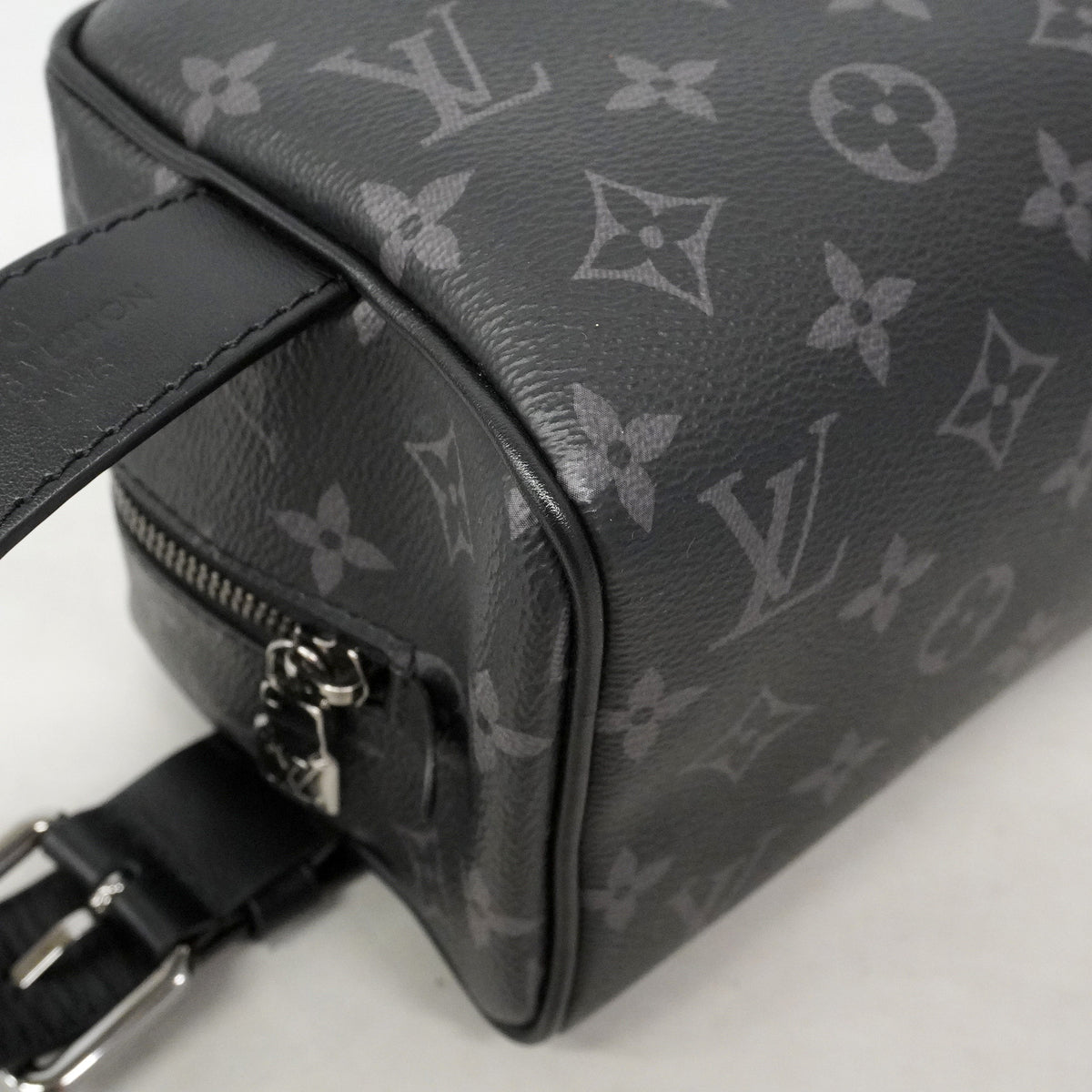 【6he5561】ルイヴィトン クラッチバッグ モノグラム・エクリプス ロッカードップキット M83113 ブラック【中古】メンズ