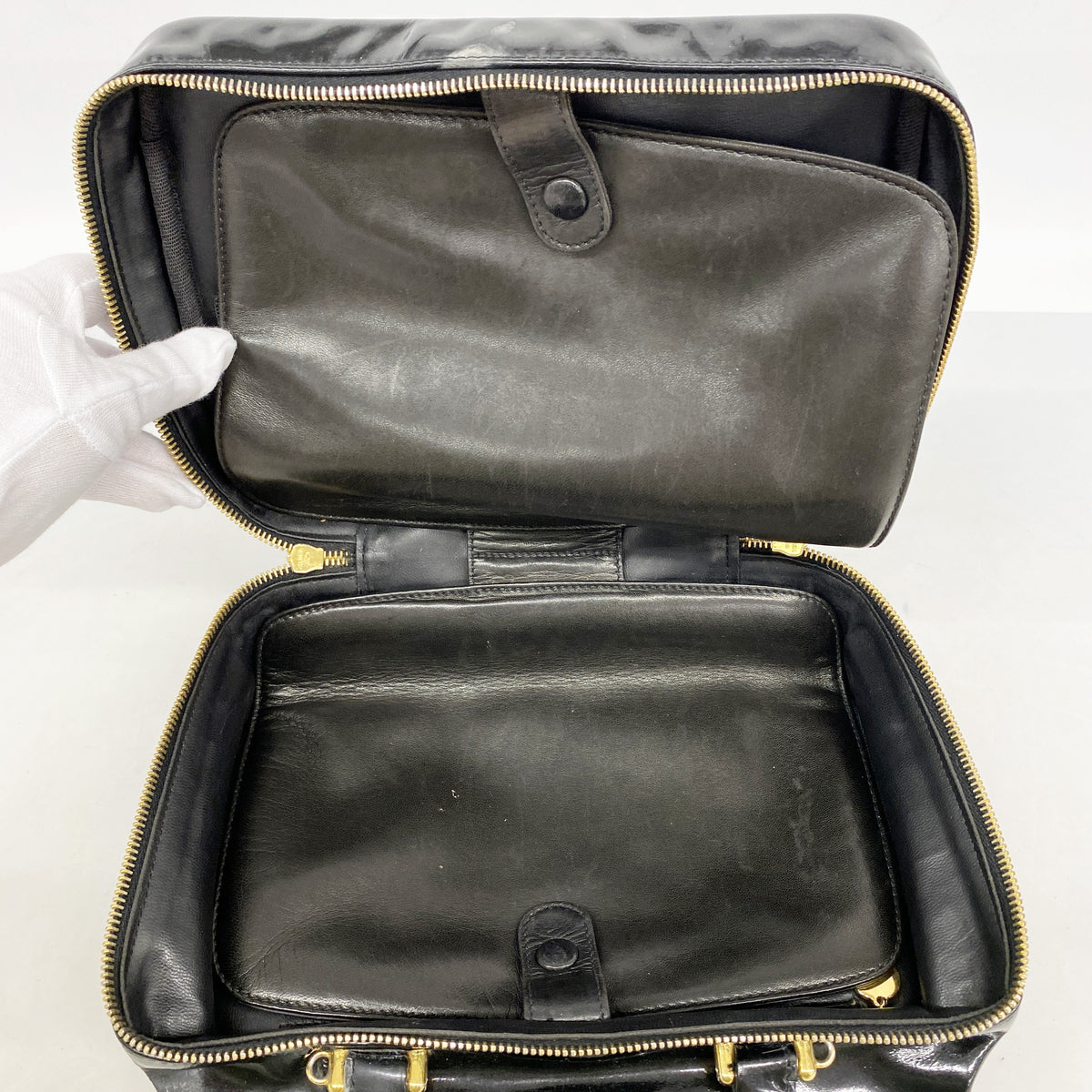 【6he5609】シャネル バニティバッグ パテントレザー ブラック ゴールド金具【中古】レディース