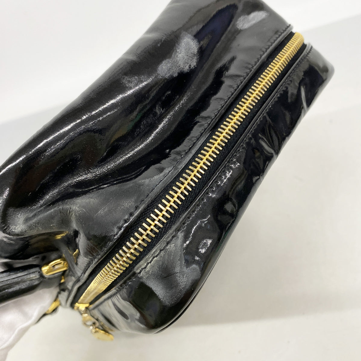 【6he5609】シャネル バニティバッグ パテントレザー ブラック ゴールド金具【中古】レディース