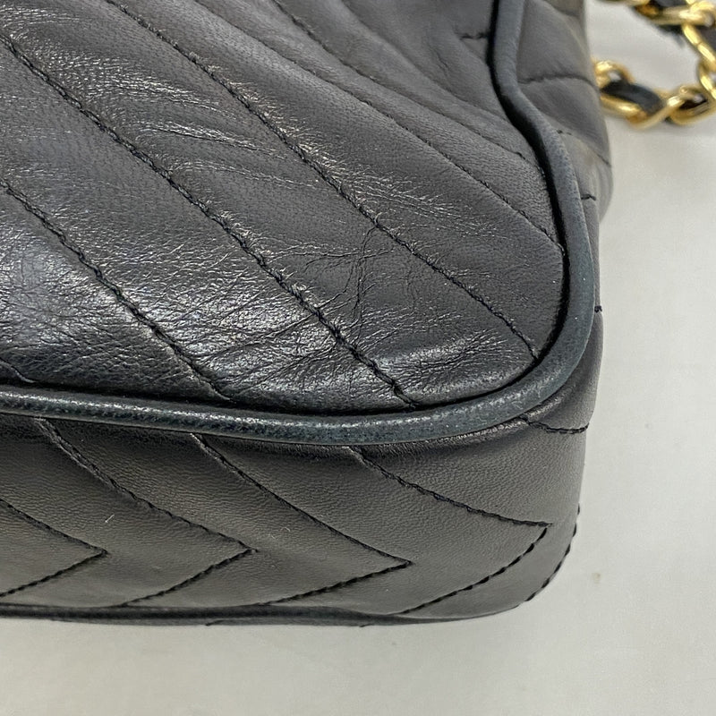 【6he5647】シャネル ショルダーバッグ フリンジ付きチェーンショルダー ラムスキン ブラック ゴールド金具【中古】レディース
