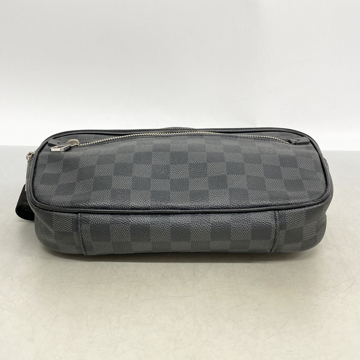 【6he5653】ルイヴィトン ボディバッグ ダミエ・グラフィット アンブレール N41289 ブラック【中古】メンズ