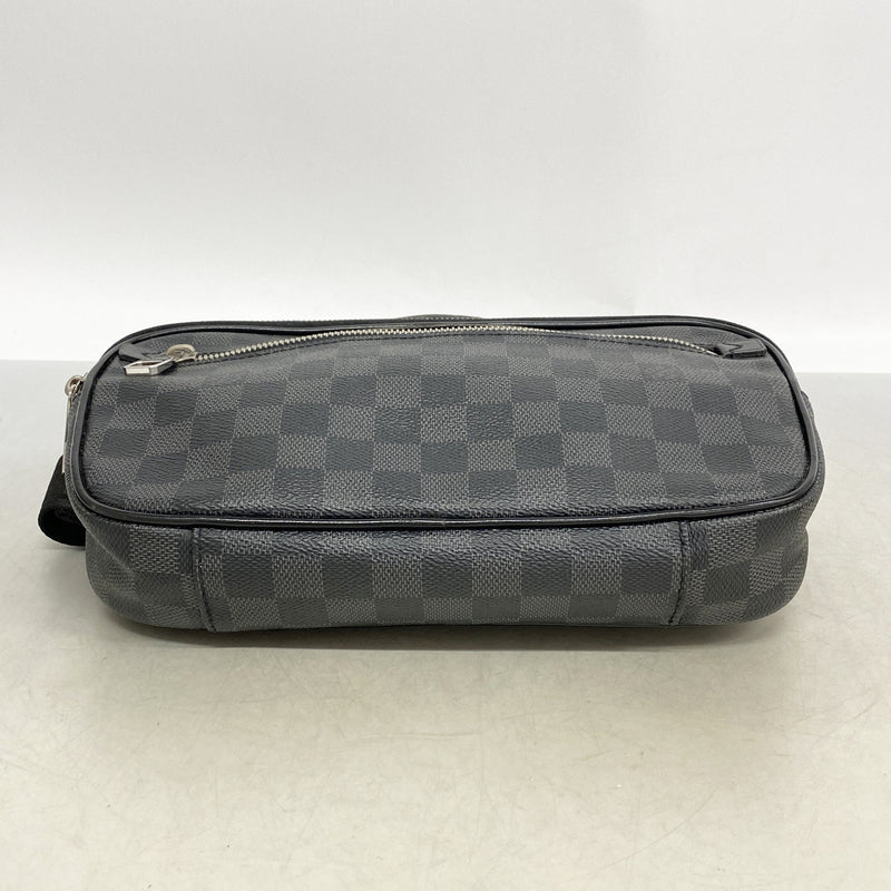 【6he5653】ルイヴィトン ボディバッグ ダミエ・グラフィット アンブレール N41289 ブラック【中古】メンズ