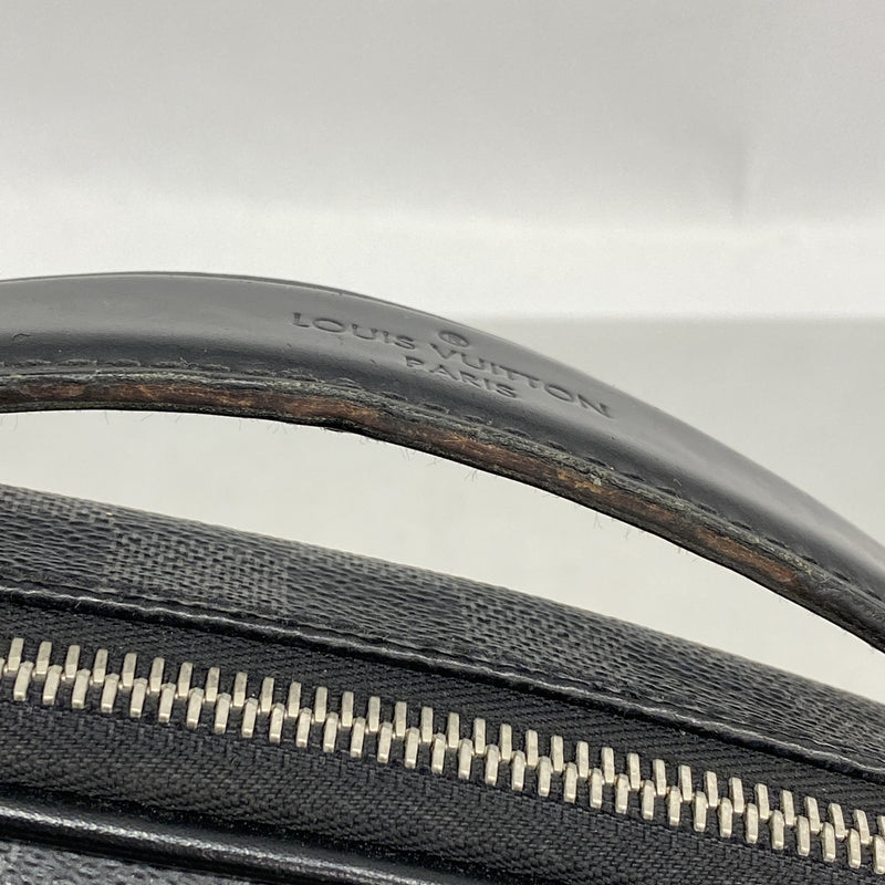 【6he5653】ルイヴィトン ボディバッグ ダミエ・グラフィット アンブレール N41289 ブラック【中古】メンズ
