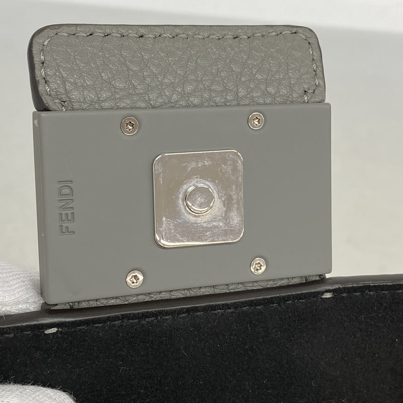 【6he5666】フェンディ ショルダーバッグ バゲット レザー グレー シルバー金具【中古】メンズ