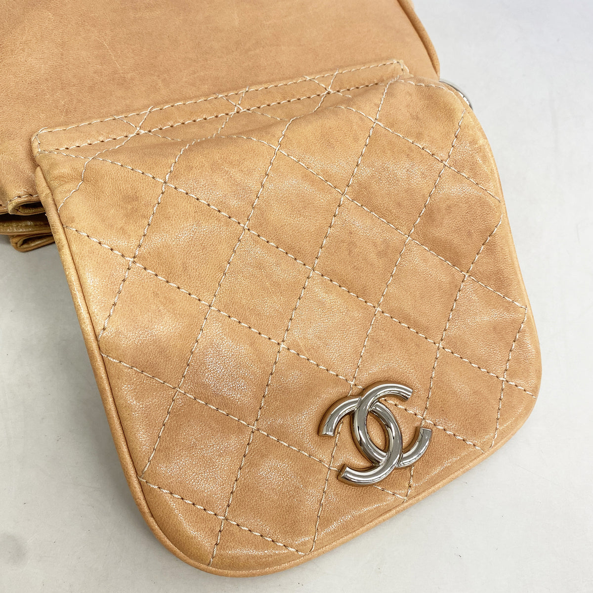 【6he5706】シャネル ショルダーバッグ マトラッセ チェーンショルダー ラムスキン ライトブラウン シルバー金具【中古】レディース