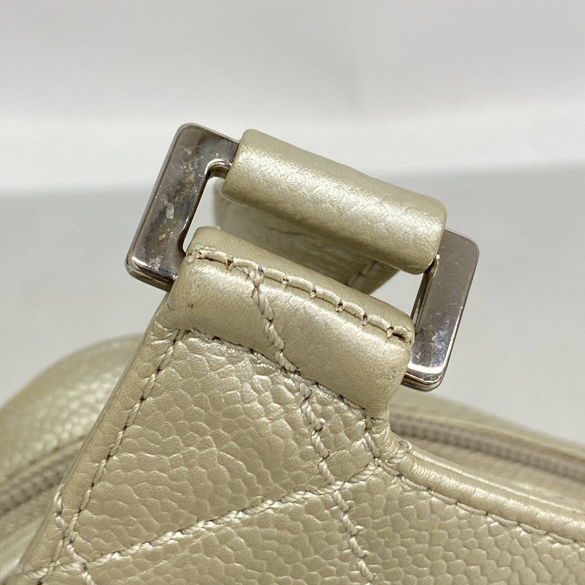 【6he5707】シャネル ショルダーバッグ マトラッセ キャビアスキン メタリックグレー シルバー金具【中古】レディース