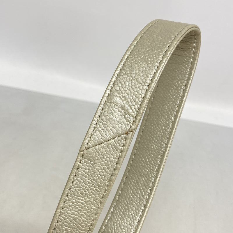 【6he5707】シャネル ショルダーバッグ マトラッセ キャビアスキン メタリックグレー シルバー金具【中古】レディース