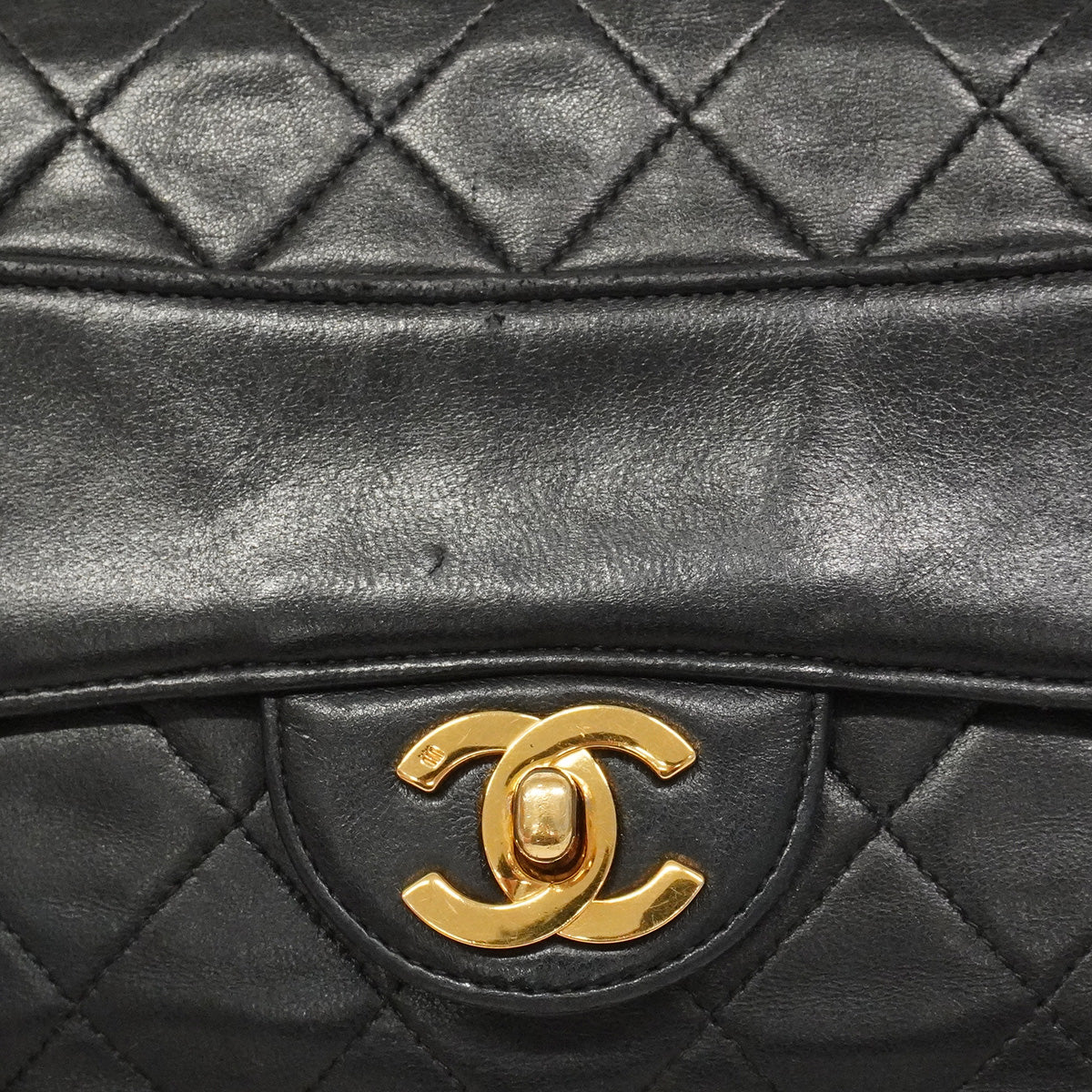 【6he5739】シャネル ショルダーバッグ マトラッセ Wチェーン ラムスキン ブラック ゴールド金具【中古】レディース