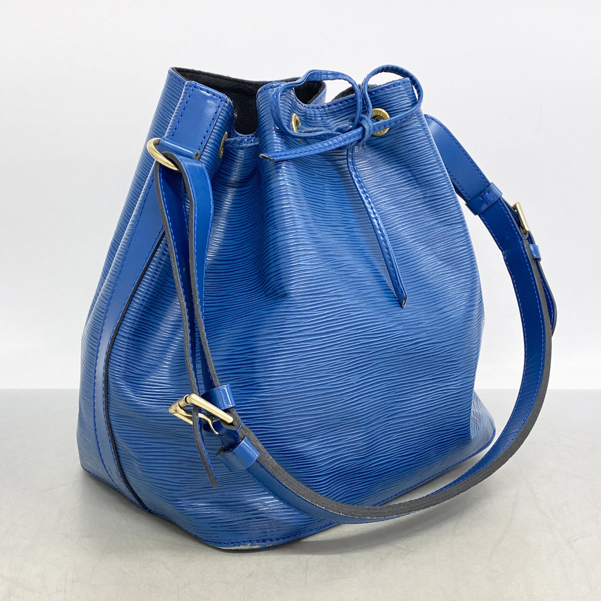 【6he5772】ルイヴィトン ショルダーバッグ エピ プチノエ M44105 トレドブルー【中古】レディース