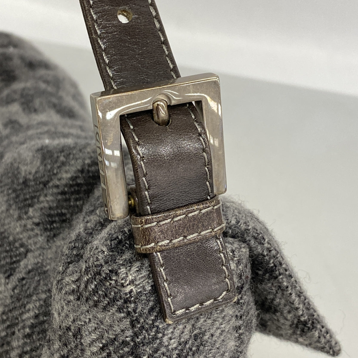 【6he5787】フェンディ ハンドバッグ ズッカ マンマバケット ウール グレー シルバー金具【中古】レディース