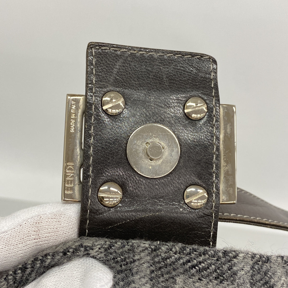 【6he5787】フェンディ ハンドバッグ ズッカ マンマバケット ウール グレー シルバー金具【中古】レディース