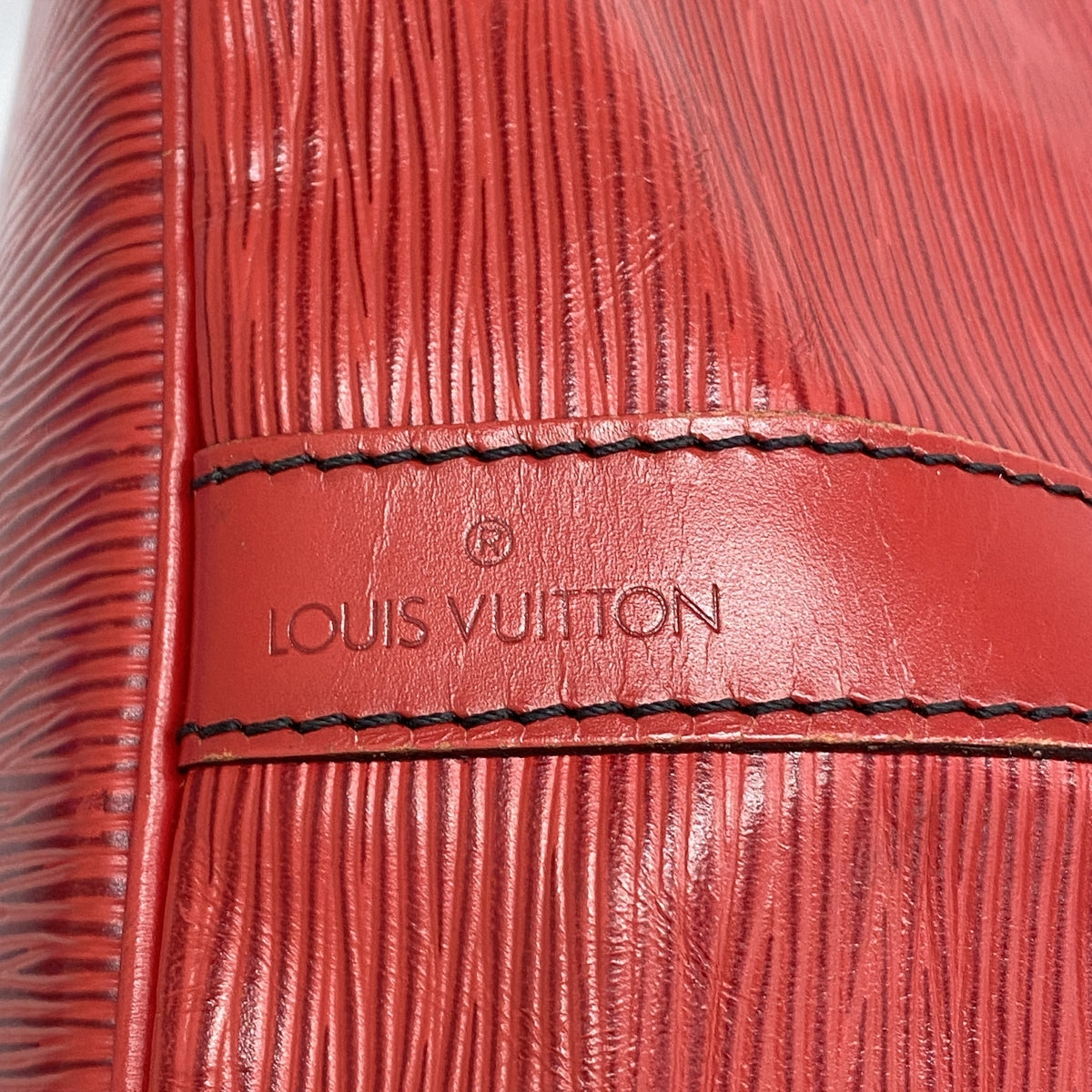 【6he5789】ルイヴィトン ショルダーバッグ エピ プチノエ M44107 カスティリアンレッド【中古】レディース