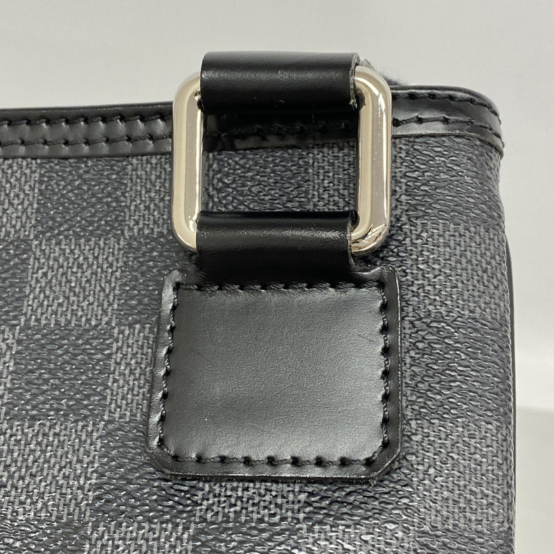 【6he5797】ルイヴィトン ショルダーバッグ ダミエ・グラフィット トマス N58028 ブラック【中古】メンズ