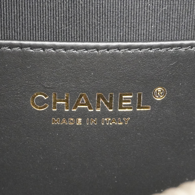 【6he5811】シャネル バニティバッグ マトラッセ チェーンショルダー ラムスキン ブラック ゴールド金具 2wayバッグ【中古】レディース