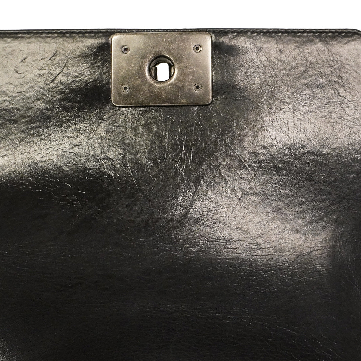 【6he5839-e】シャネル ショルダーバッグ ボーイシャネル チェーンショルダー カーフ ブラック シルバー金具【中古】レディース