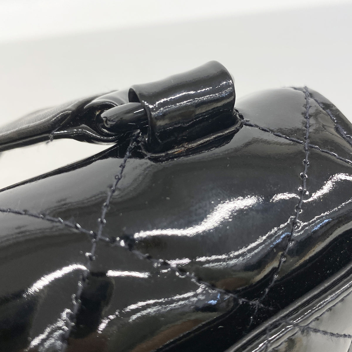 【6he5843】シャネル ショルダーバッグ マトラッセ パテントレザー ブラック シルバー金具【中古】レディース