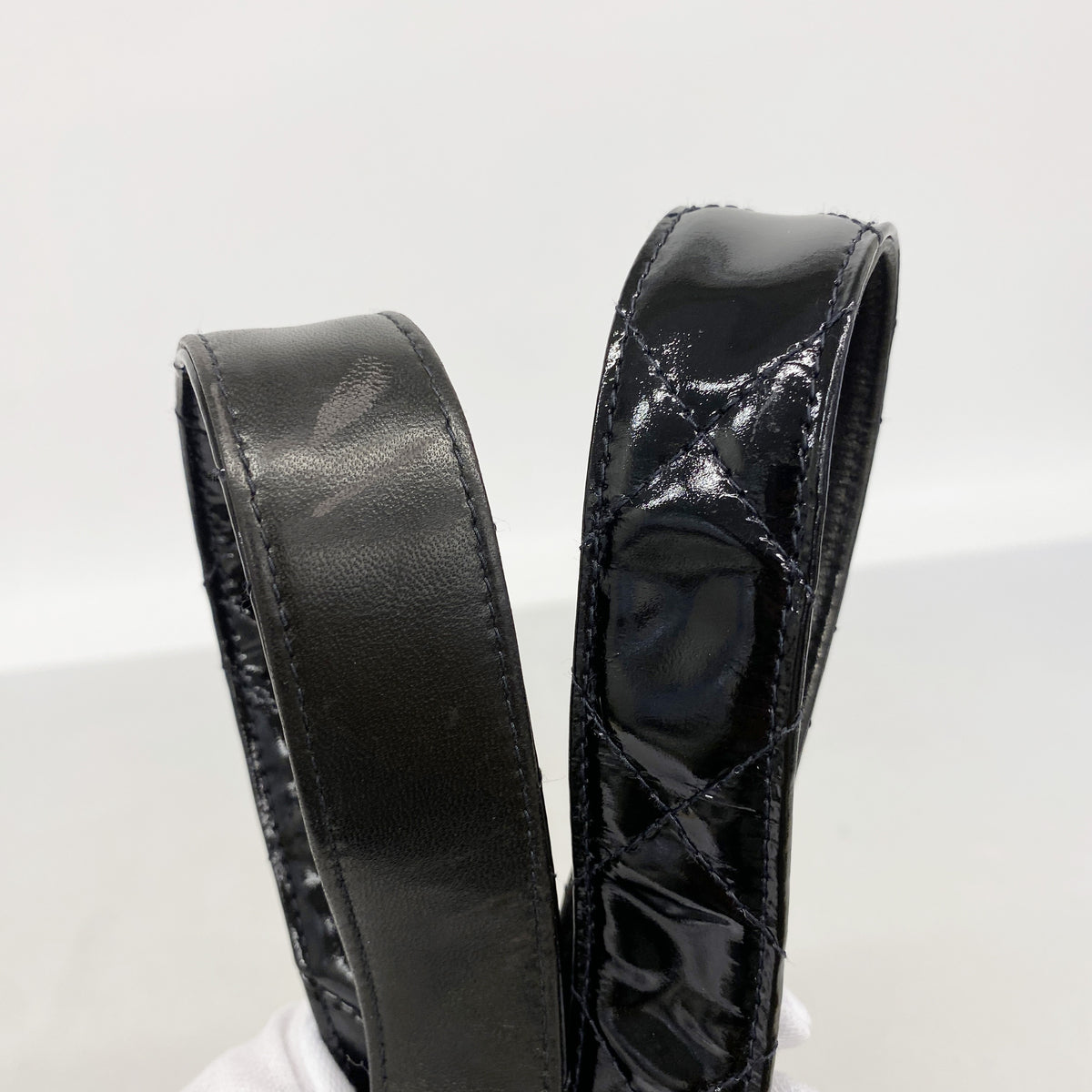 【6he5843】シャネル ショルダーバッグ マトラッセ パテントレザー ブラック シルバー金具【中古】レディース