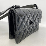 【6he5843】シャネル ショルダーバッグ マトラッセ パテントレザー ブラック シルバー金具【中古】レディース