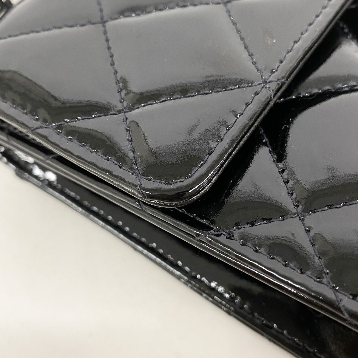 【6he5843】シャネル ショルダーバッグ マトラッセ パテントレザー ブラック シルバー金具【中古】レディース