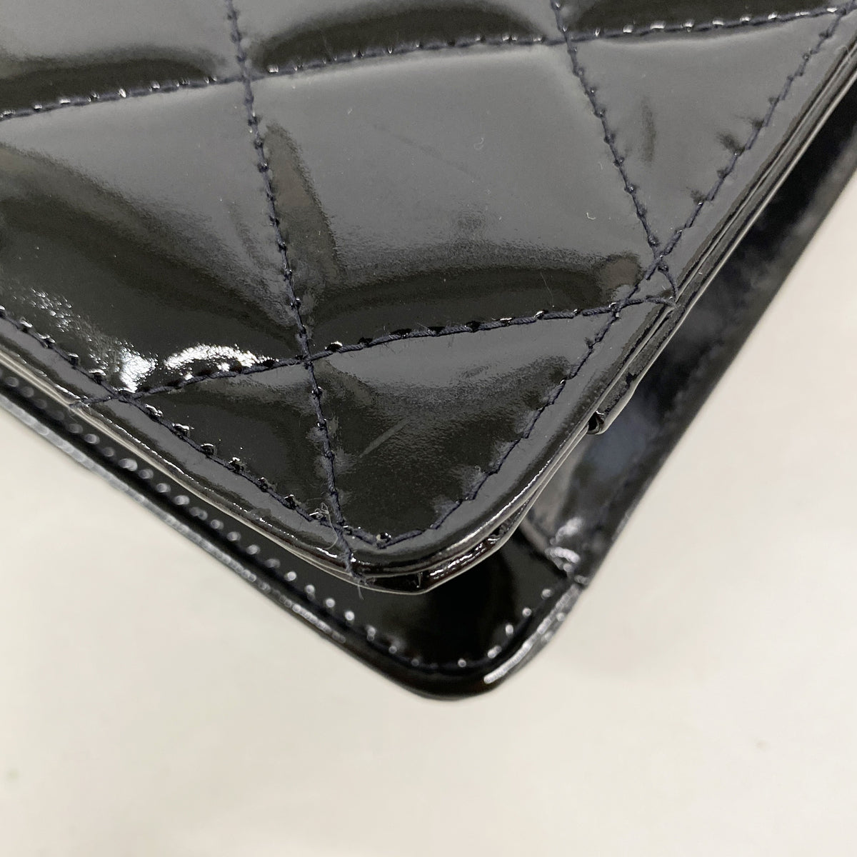 【6he5843】シャネル ショルダーバッグ マトラッセ パテントレザー ブラック シルバー金具【中古】レディース
